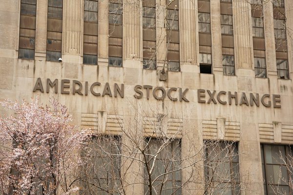 What is the importance of understanding property insurance terms in the UK?